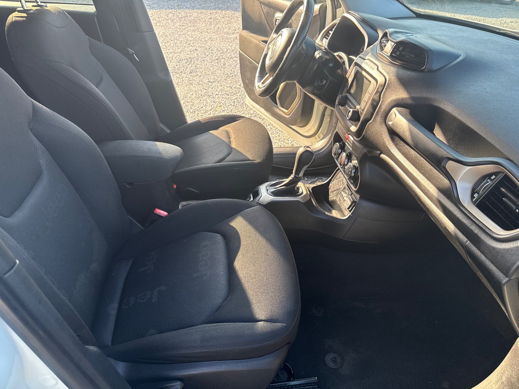 2017 Jeep Renegade Image 13