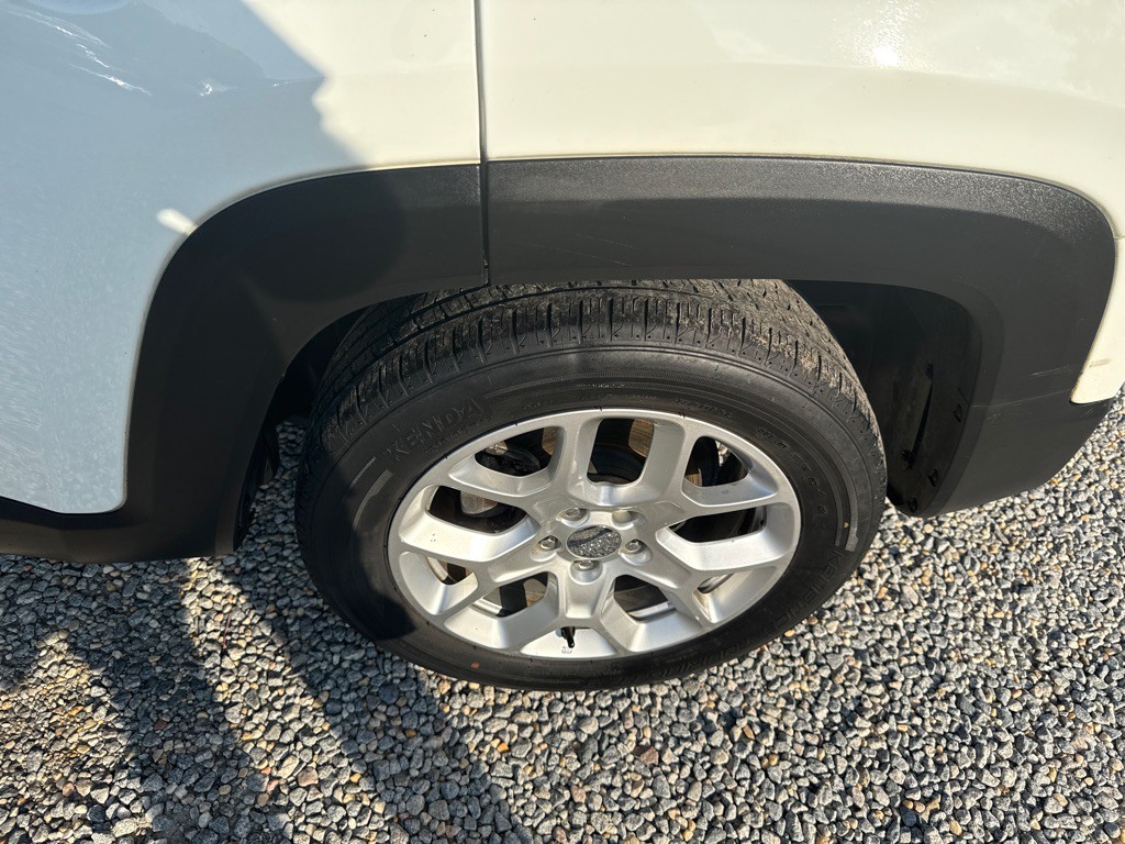 2017 Jeep Renegade Image 15