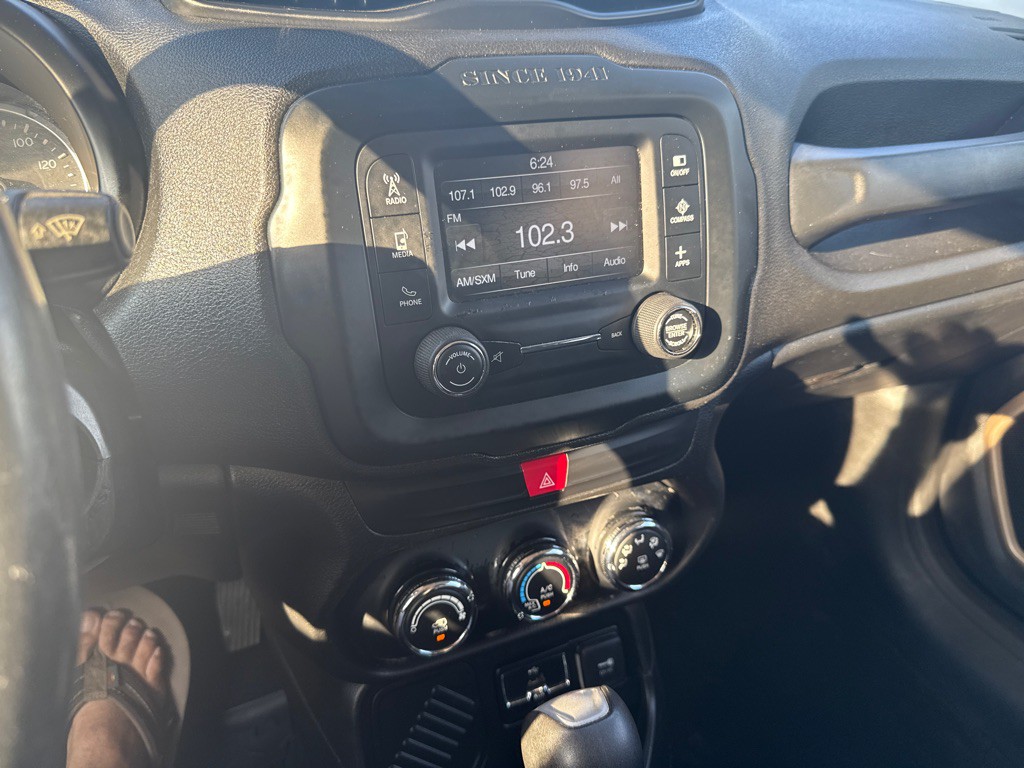 2017 Jeep Renegade Image 17