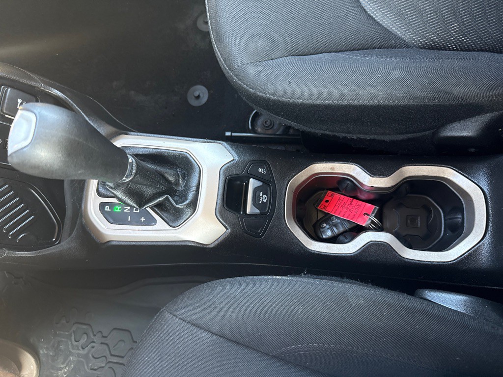 2017 Jeep Renegade Image 19