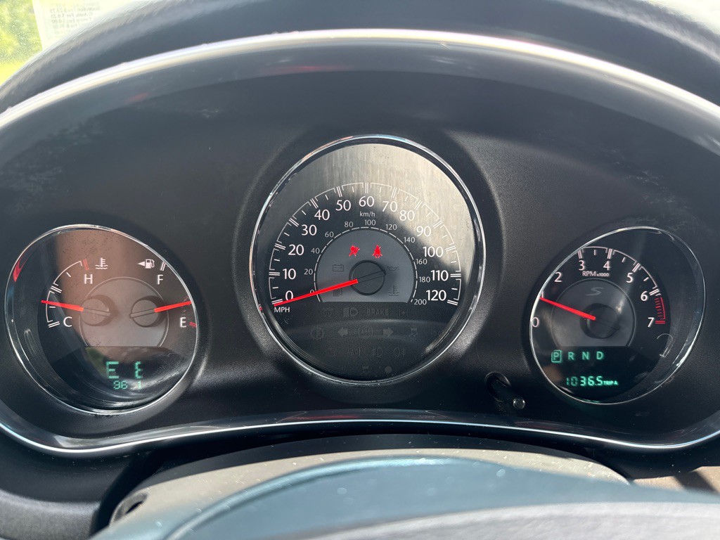 2013 Chrysler 200 Image 11