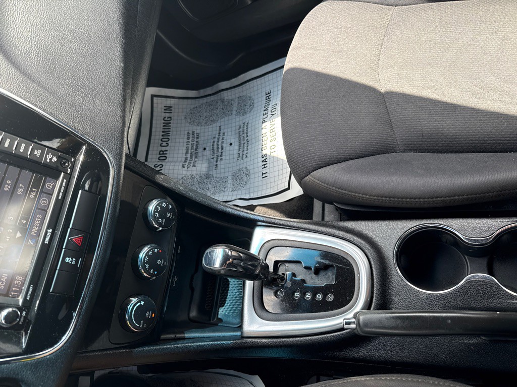 2013 Chrysler 200 Image 13