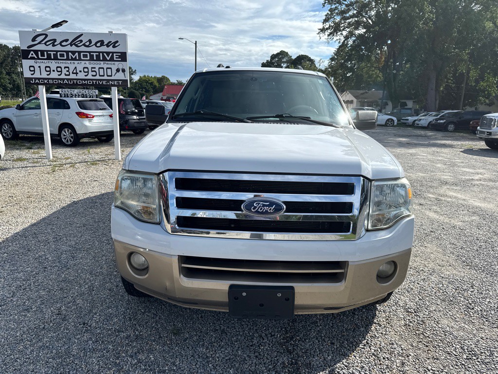 2011 Ford Expedition Image 2