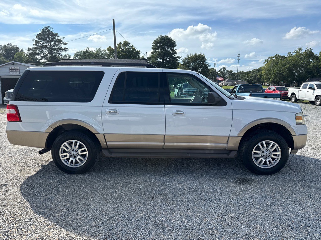 2011 Ford Expedition Image 4