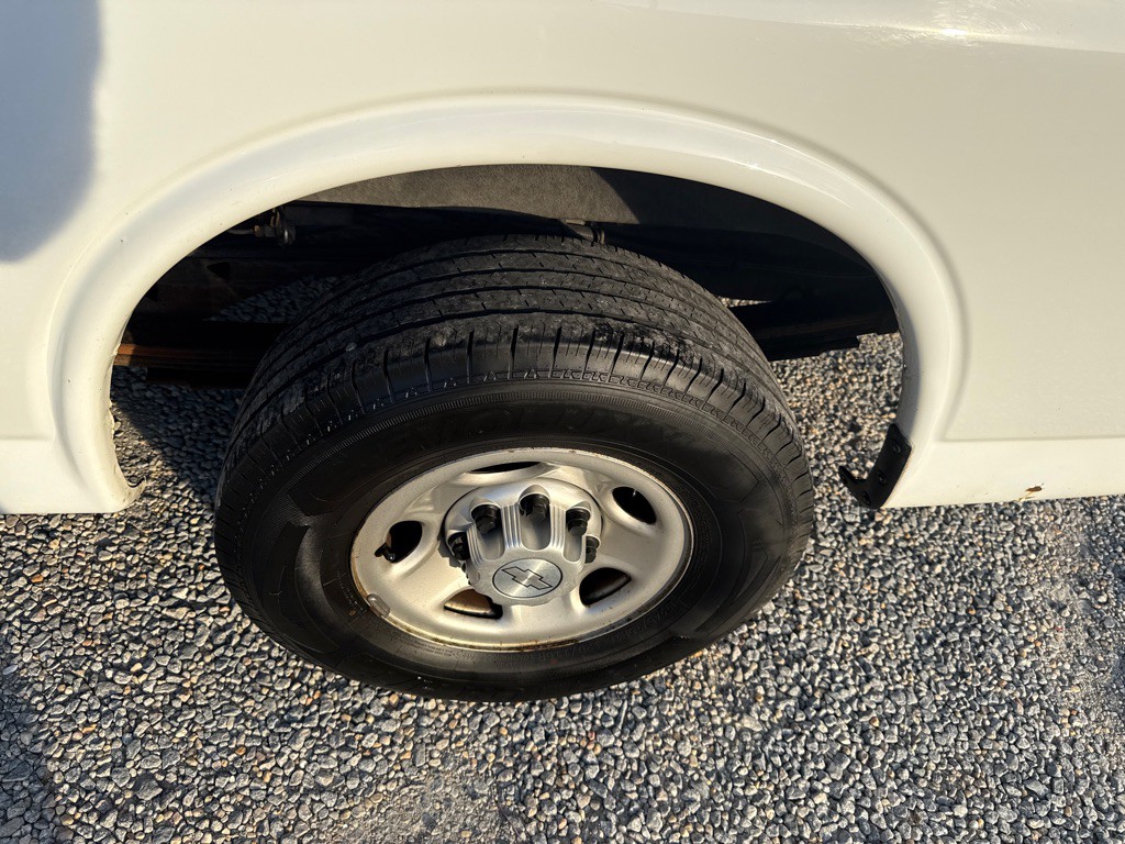 2018 Chevrolet Express Image 7