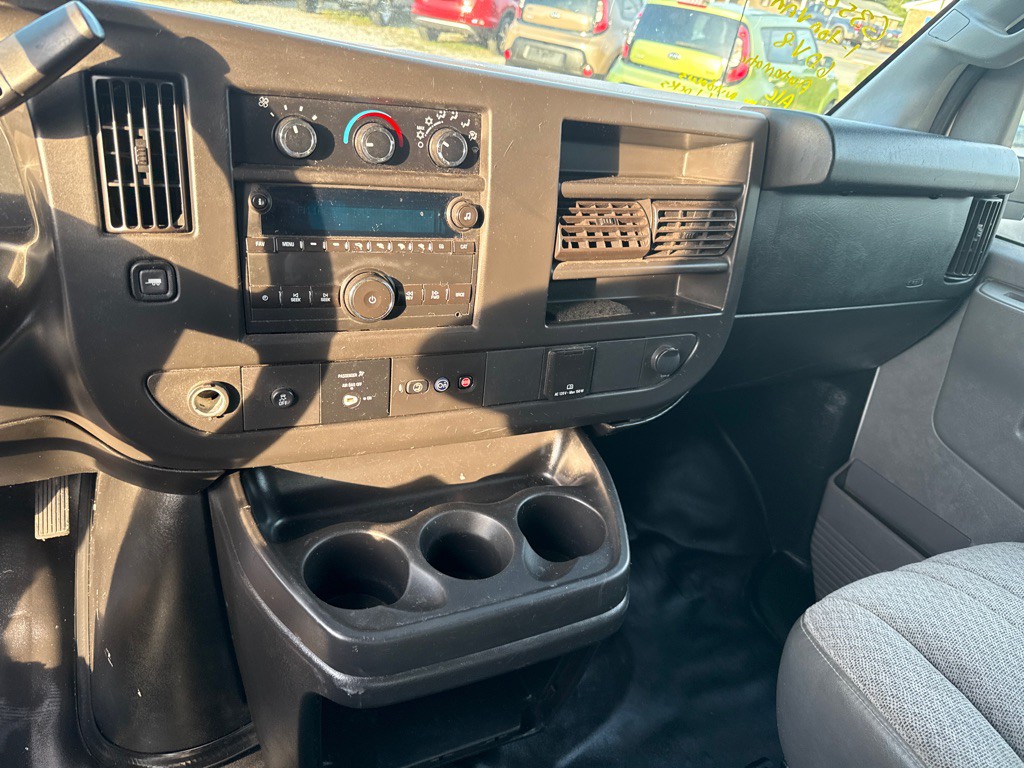 2018 Chevrolet Express Image 11