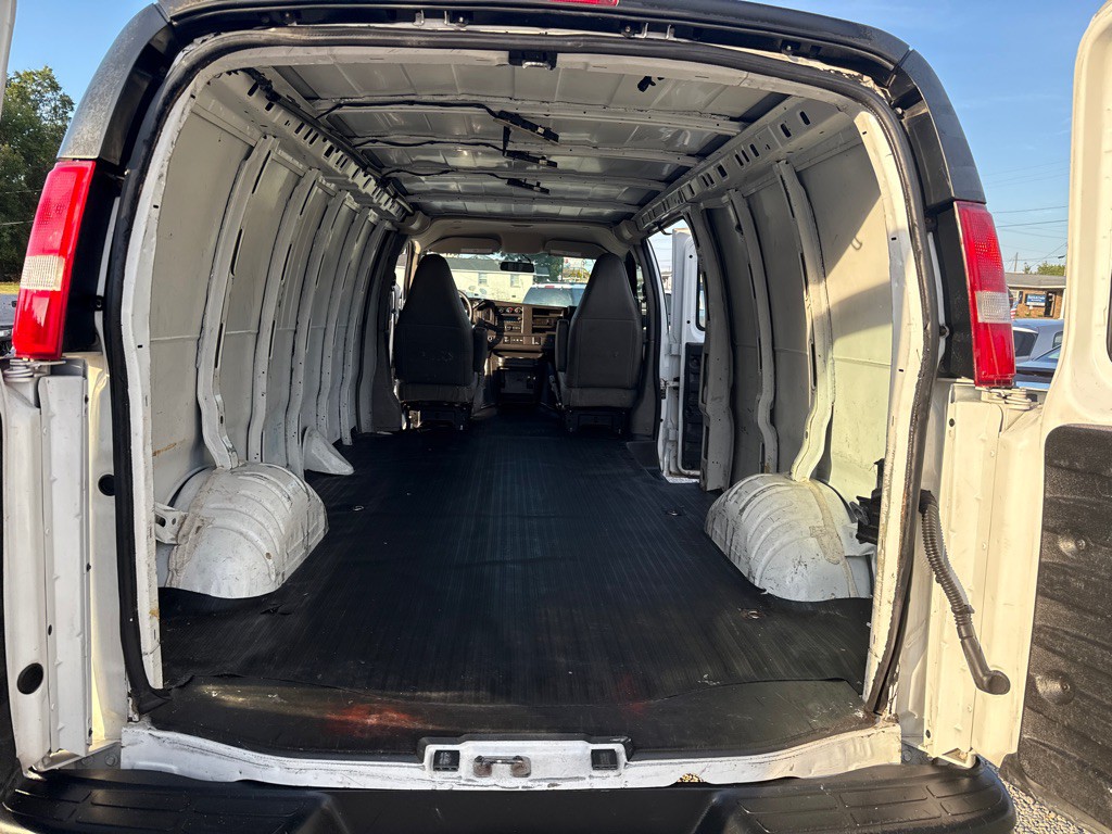 2018 Chevrolet Express Image 13
