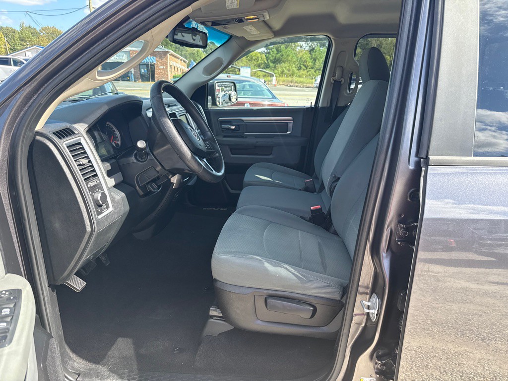 2016 RAM 1500 Image 7