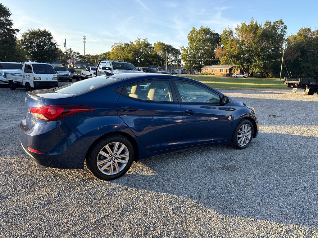 2015 Hyundai Elantra Image 4