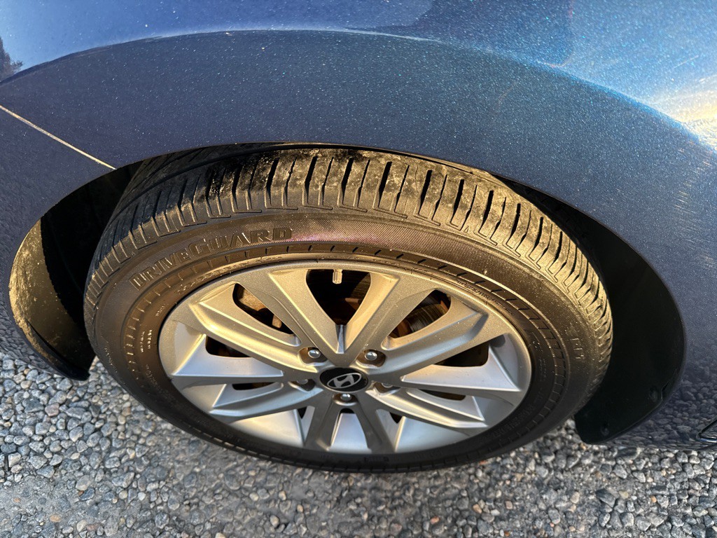 2015 Hyundai Elantra Image 8
