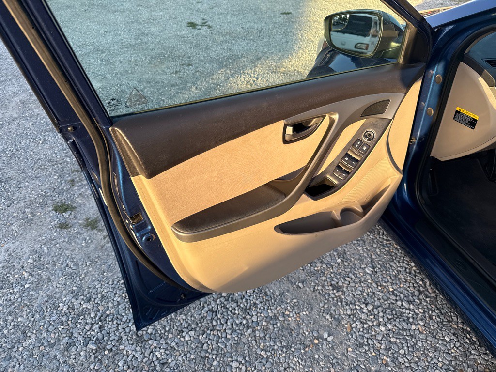 2015 Hyundai Elantra Image 10