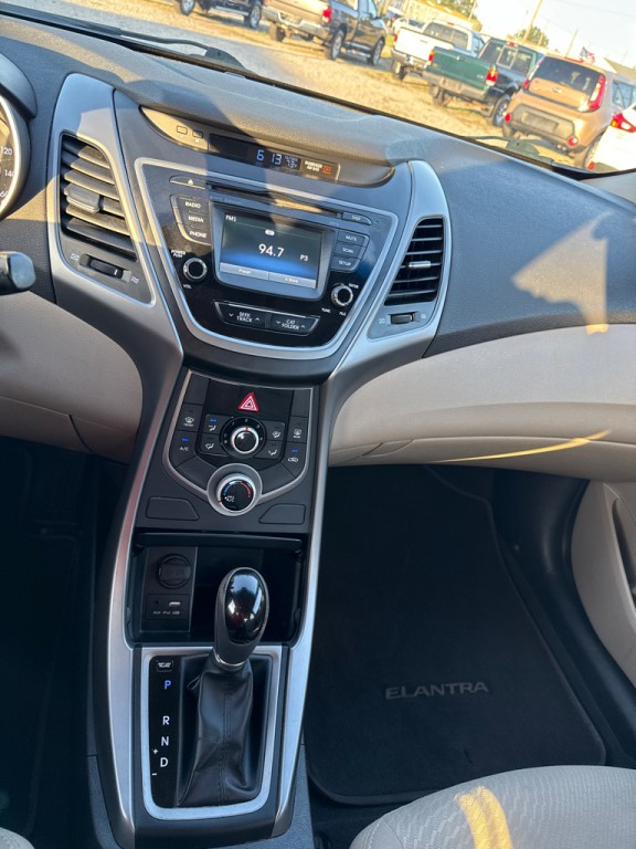 2015 Hyundai Elantra Image 13
