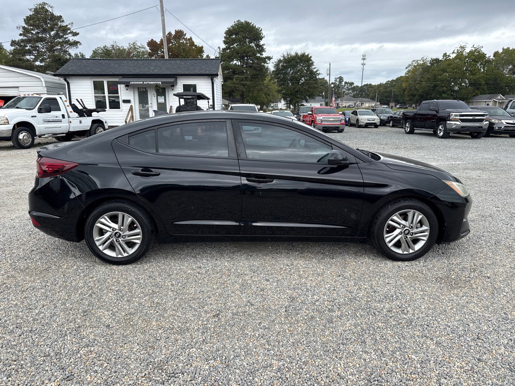 2020 Hyundai Elantra Image 4