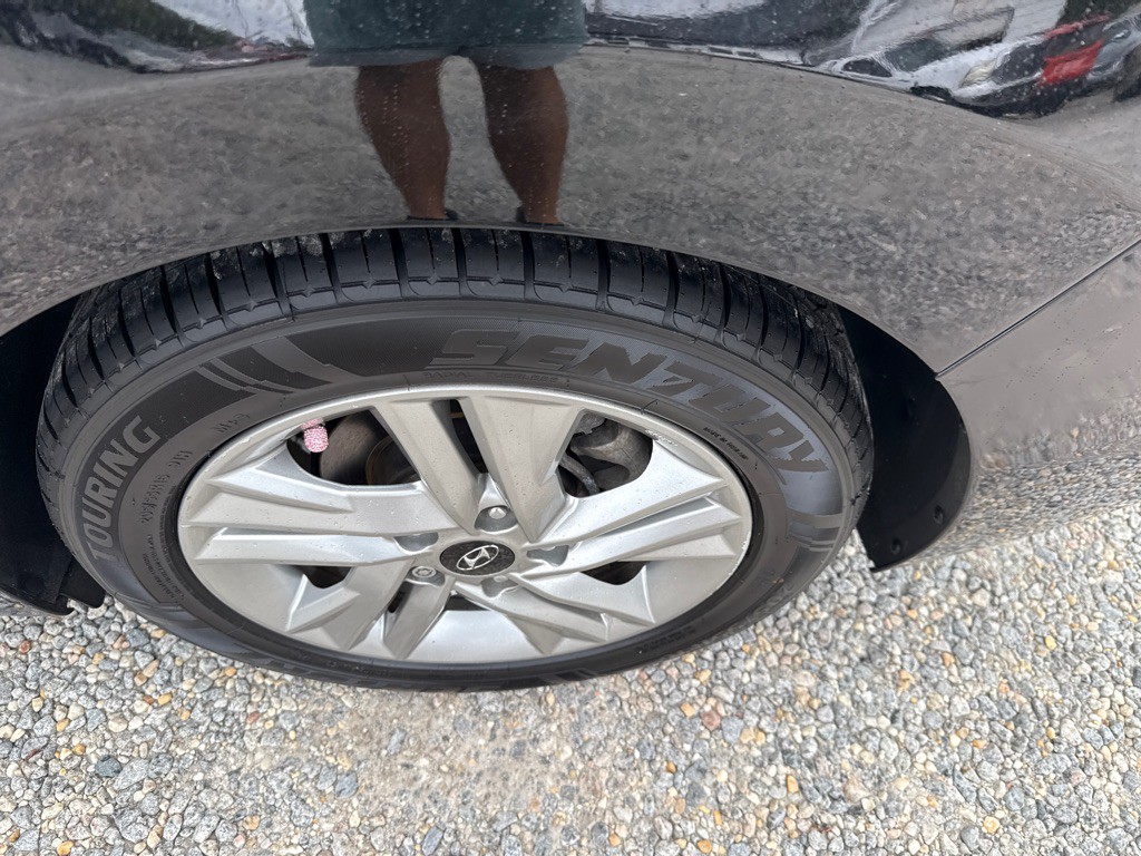 2020 Hyundai Elantra Image 8