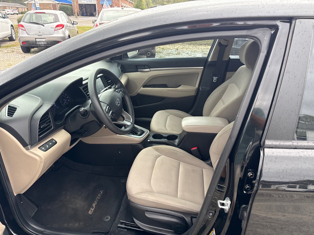 2020 Hyundai Elantra Image 9
