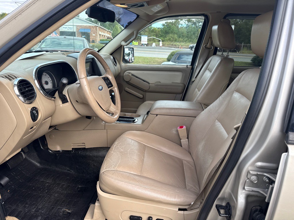 2007 Ford Explorer Image 10