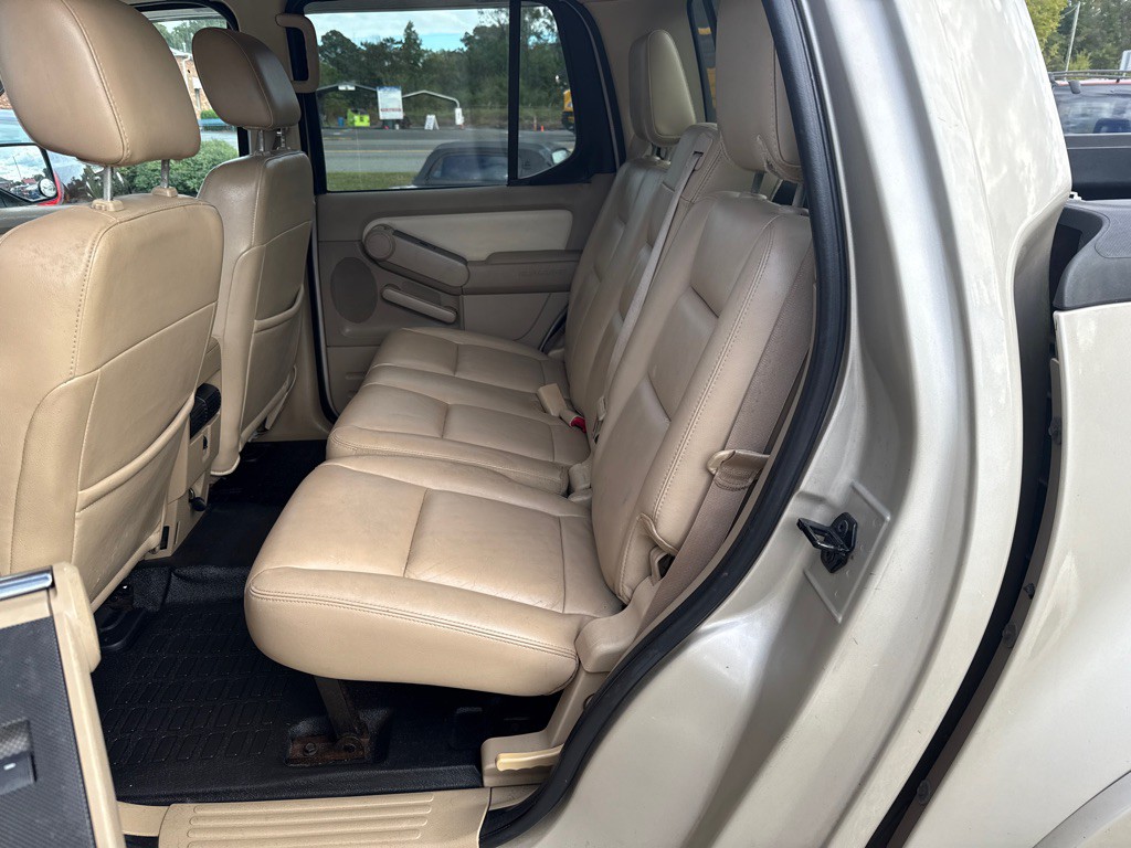 2007 Ford Explorer Image 11