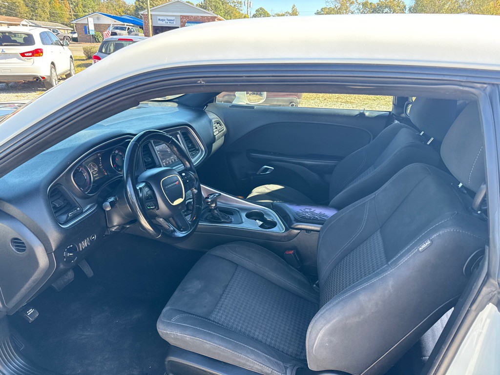 2019 Dodge Challenger Image 9