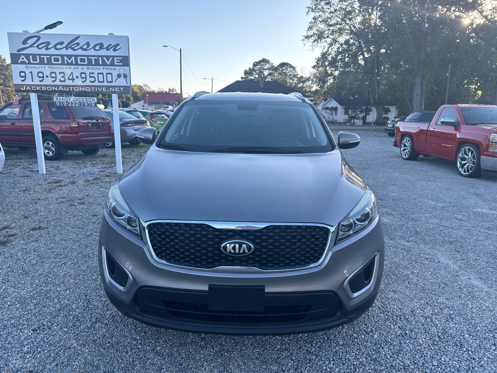 2017 Kia Sorento Image 2