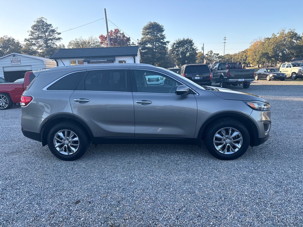 2017 Kia Sorento Image 4