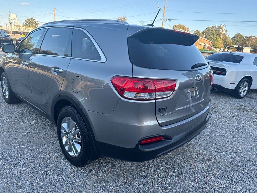 2017 Kia Sorento Image 6