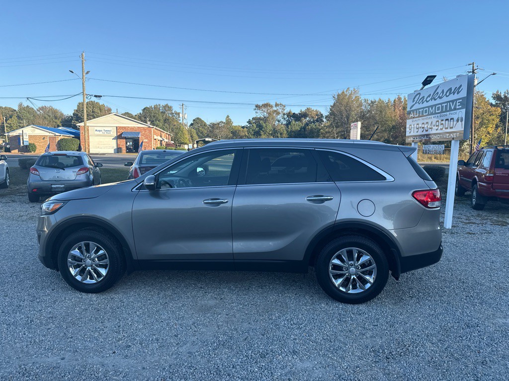 2017 Kia Sorento Image 7