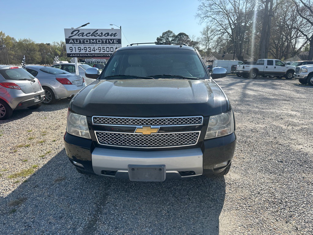 2014 Chevrolet Tahoe Image 2