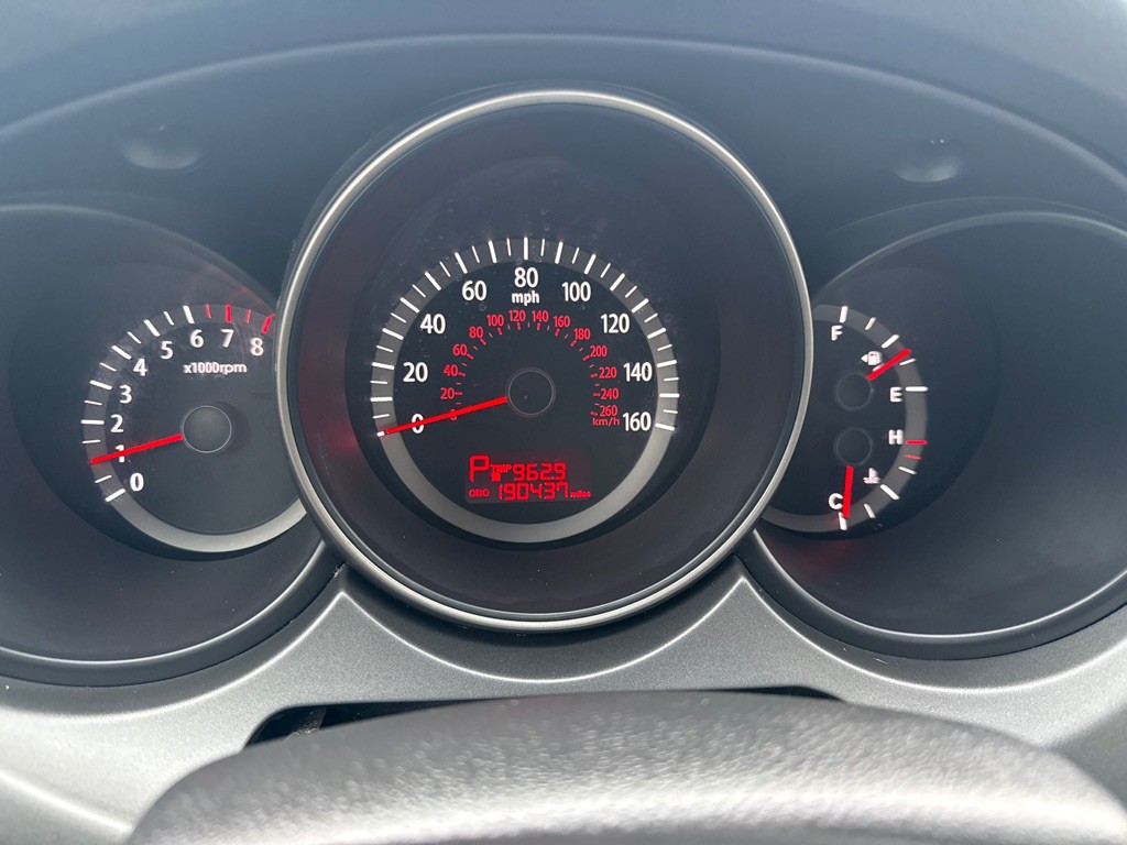 2010 Kia Optima Image 12