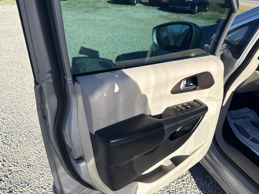 2017 Chrysler Pacifica Image 9