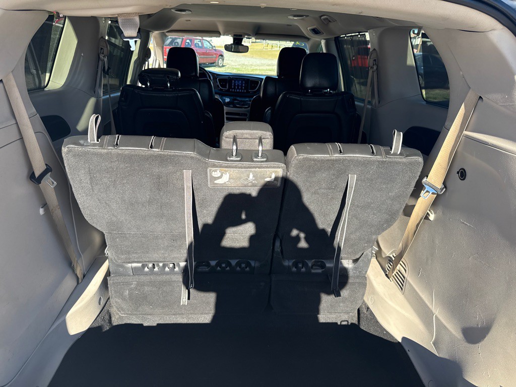2017 Chrysler Pacifica Image 12