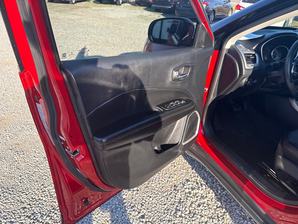 2018 Jeep Compass Image 11