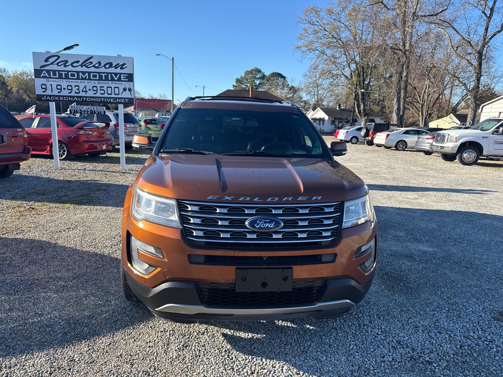 2017 Ford Explorer Image 2