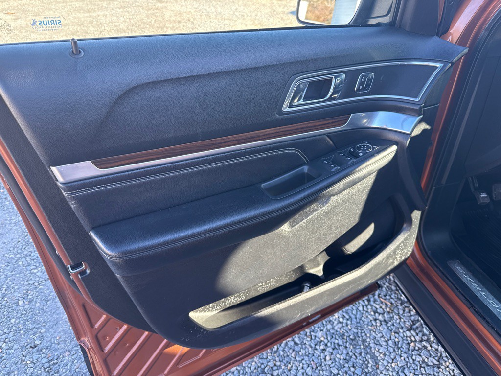 2017 Ford Explorer Image 11