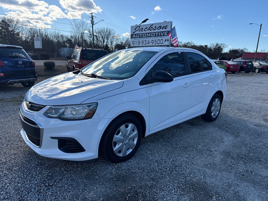 2017 Chevrolet Sonic Image 1
