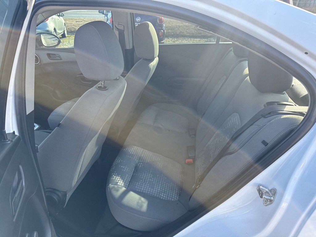 2017 Chevrolet Sonic Image 10