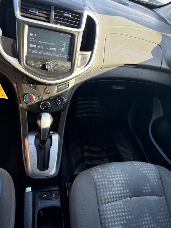 2017 Chevrolet Sonic Image 14