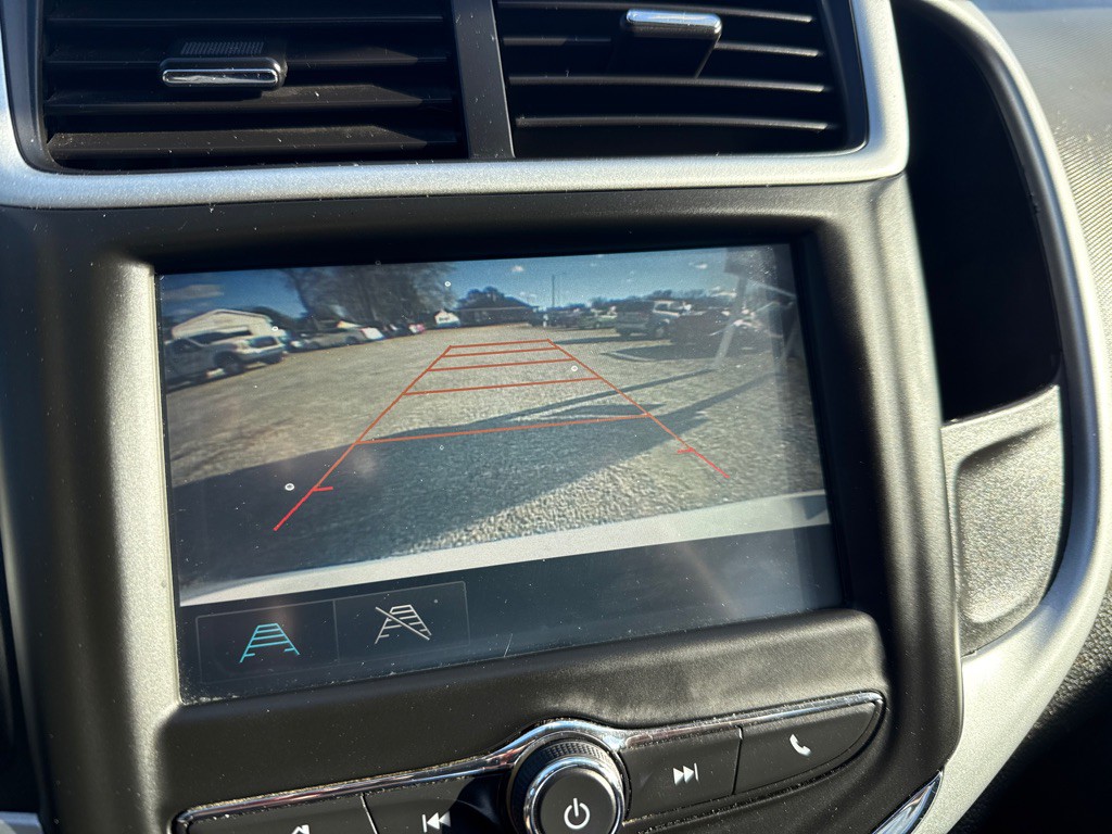 2017 Chevrolet Sonic Image 15