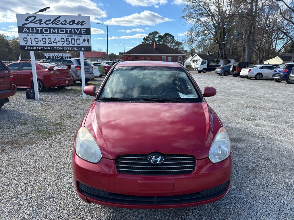 2011 Hyundai Accent Image 2