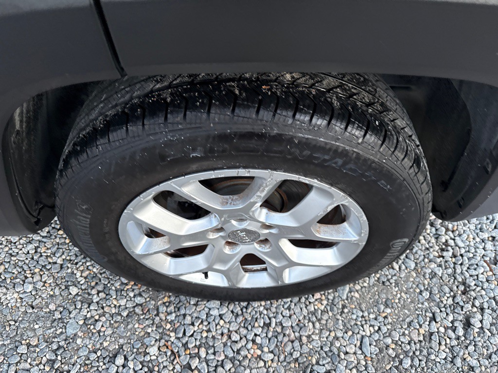 2017 Jeep Renegade Image 8