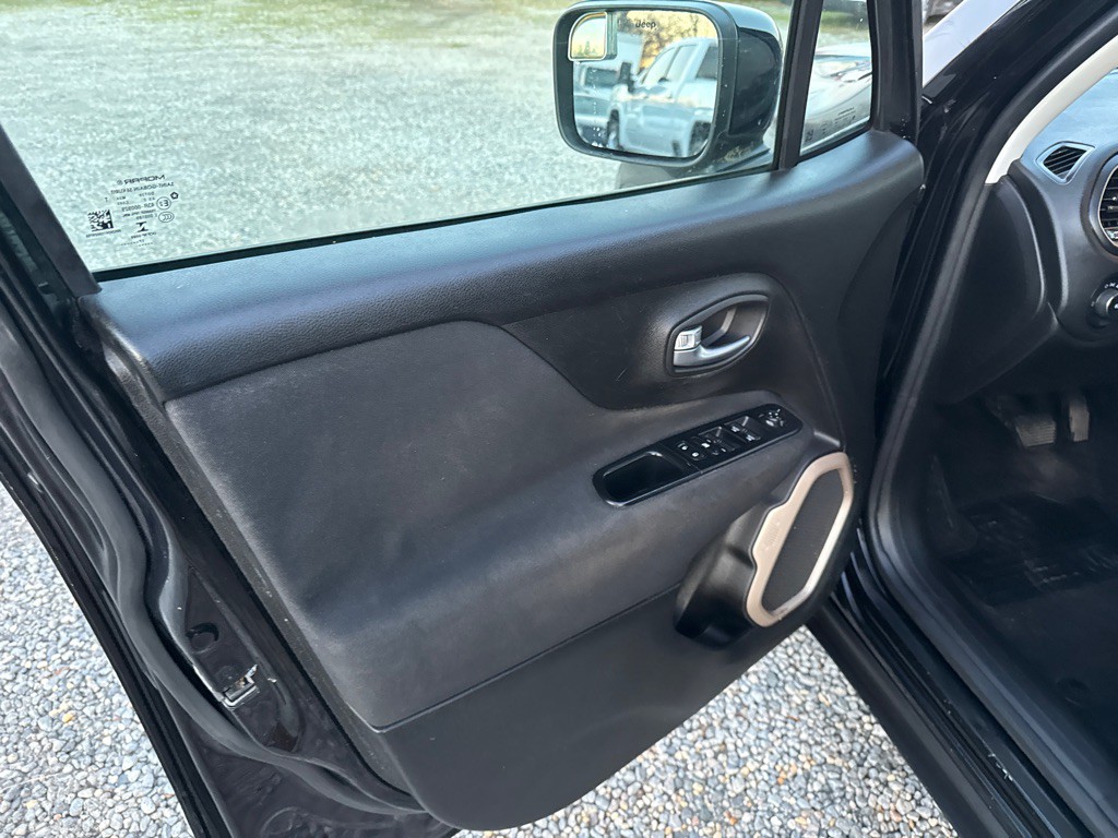 2017 Jeep Renegade Image 10