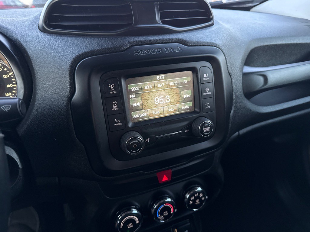 2017 Jeep Renegade Image 13