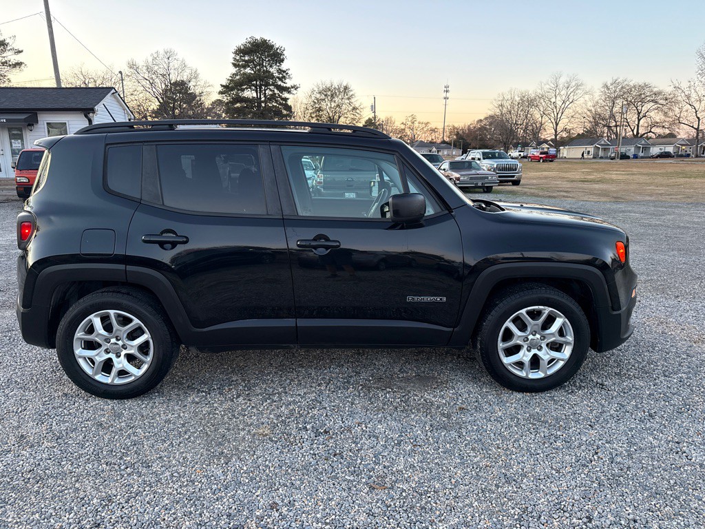 2017 Jeep Renegade Image 4