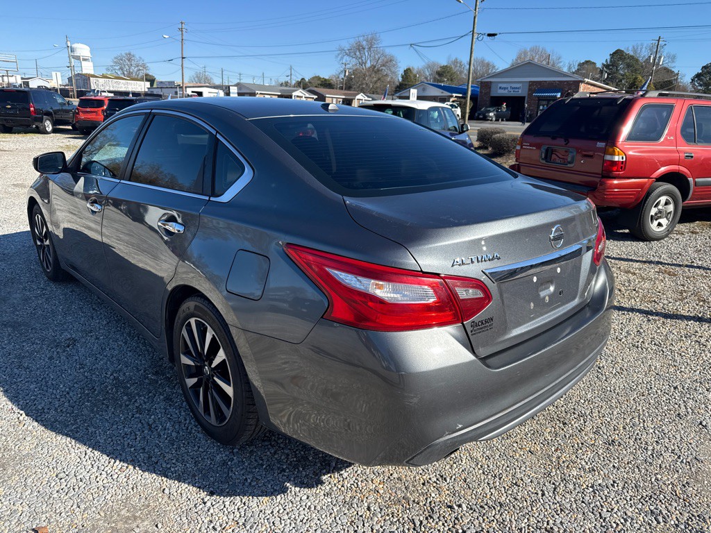 2018 Nissan Altima Image 6