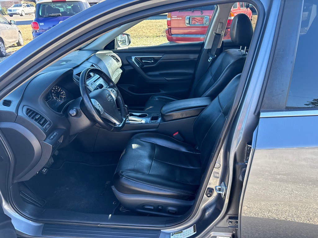 2018 Nissan Altima Image 9