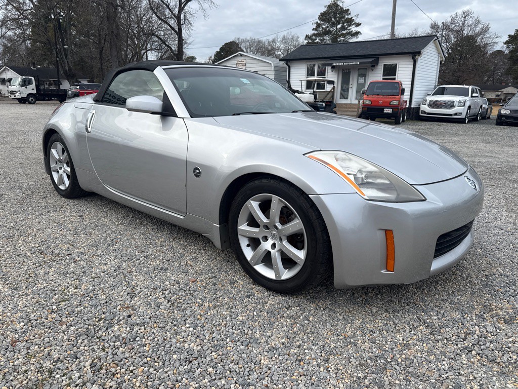 2004 Nissan 350Z Image 3