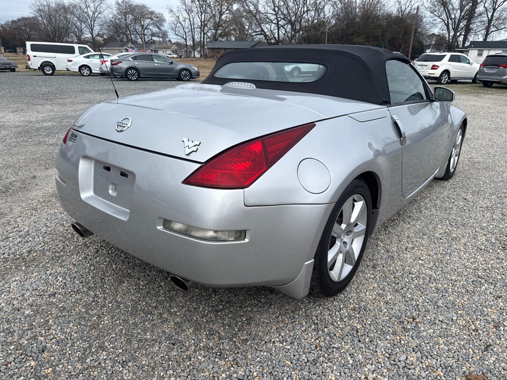 2004 Nissan 350Z Image 5