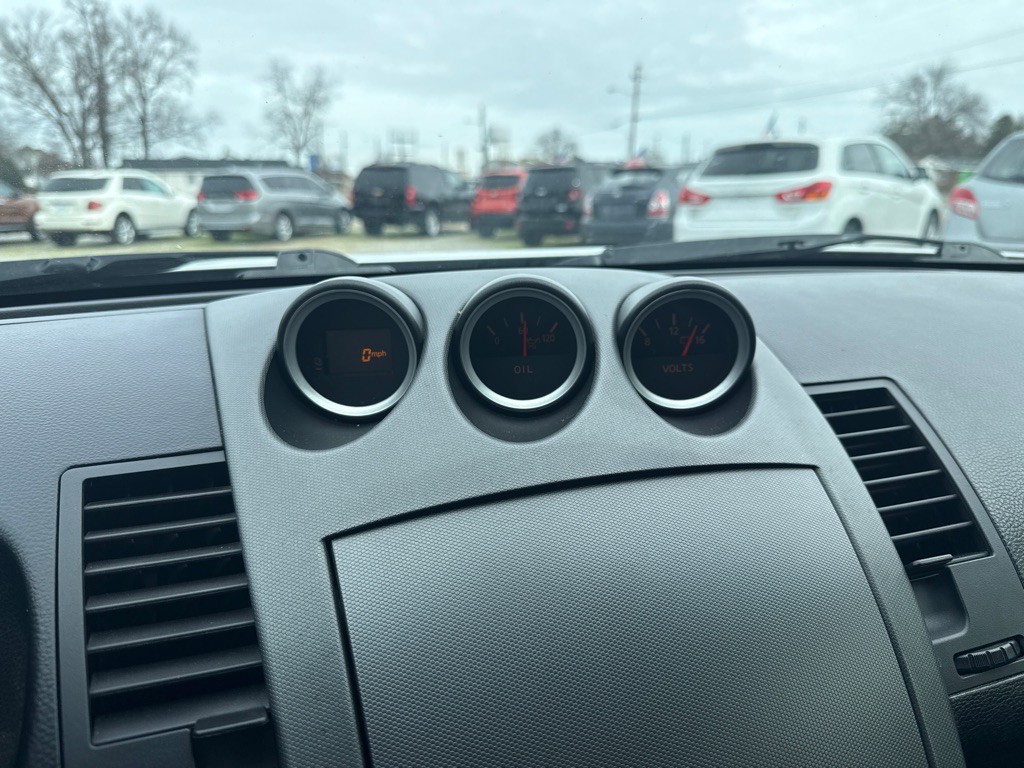 2004 Nissan 350Z Image 12