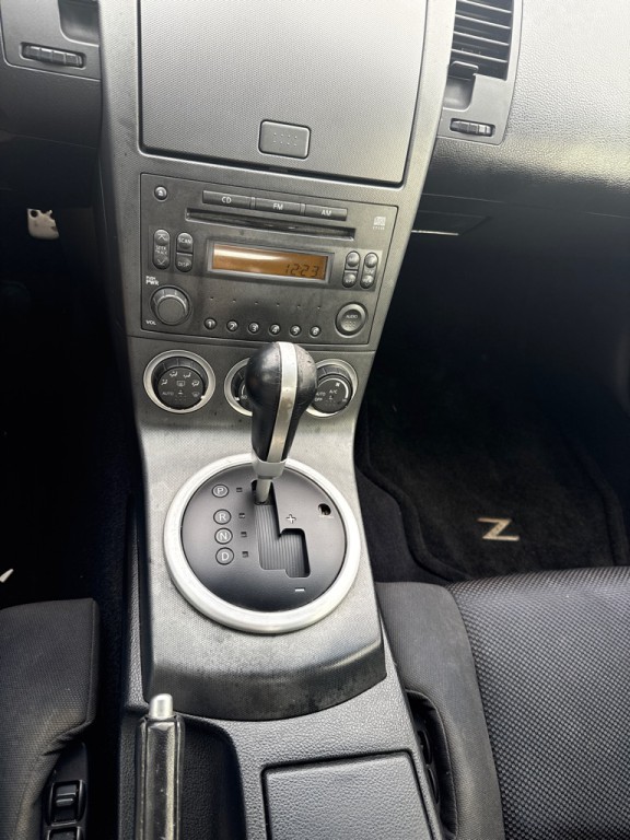 2004 Nissan 350Z Image 13