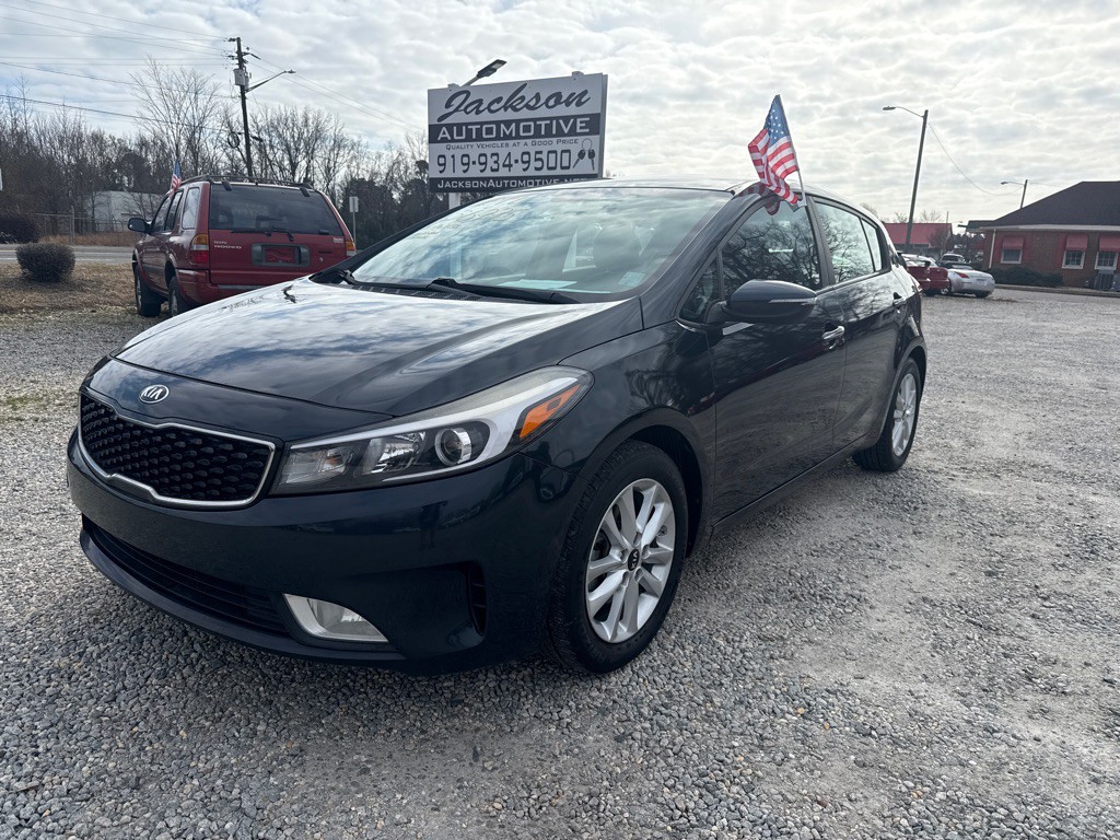 2017 Kia Forte Image 1