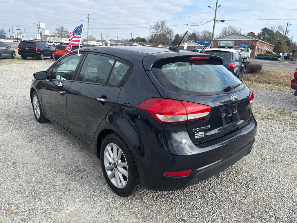 2017 Kia Forte Image 7